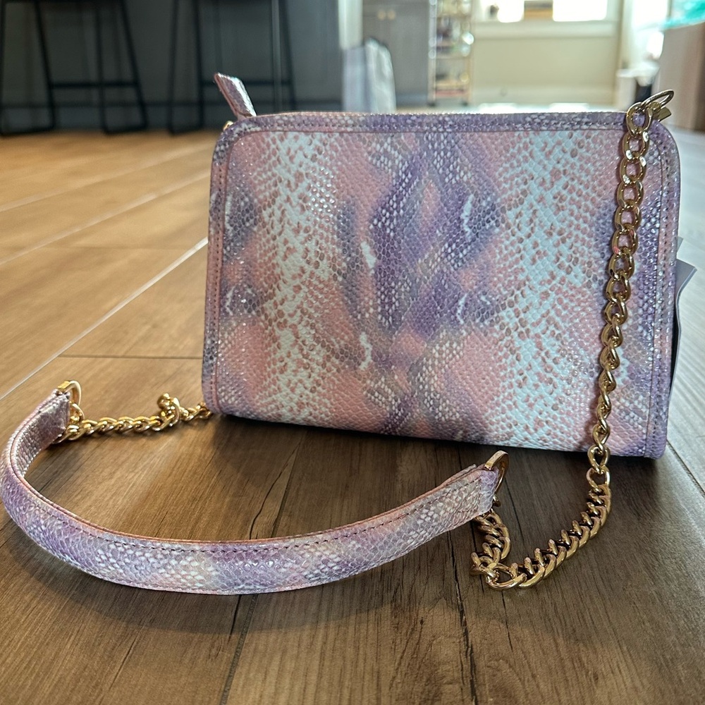 NWT Kelly Wynne Crossbody